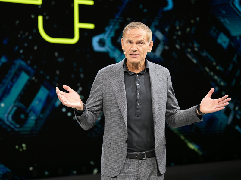 VW- und Porsche-Chef Blume zeigt sich auf der IAA verhalten optimistisch. - Foto: Malin Wunderlich/dpa