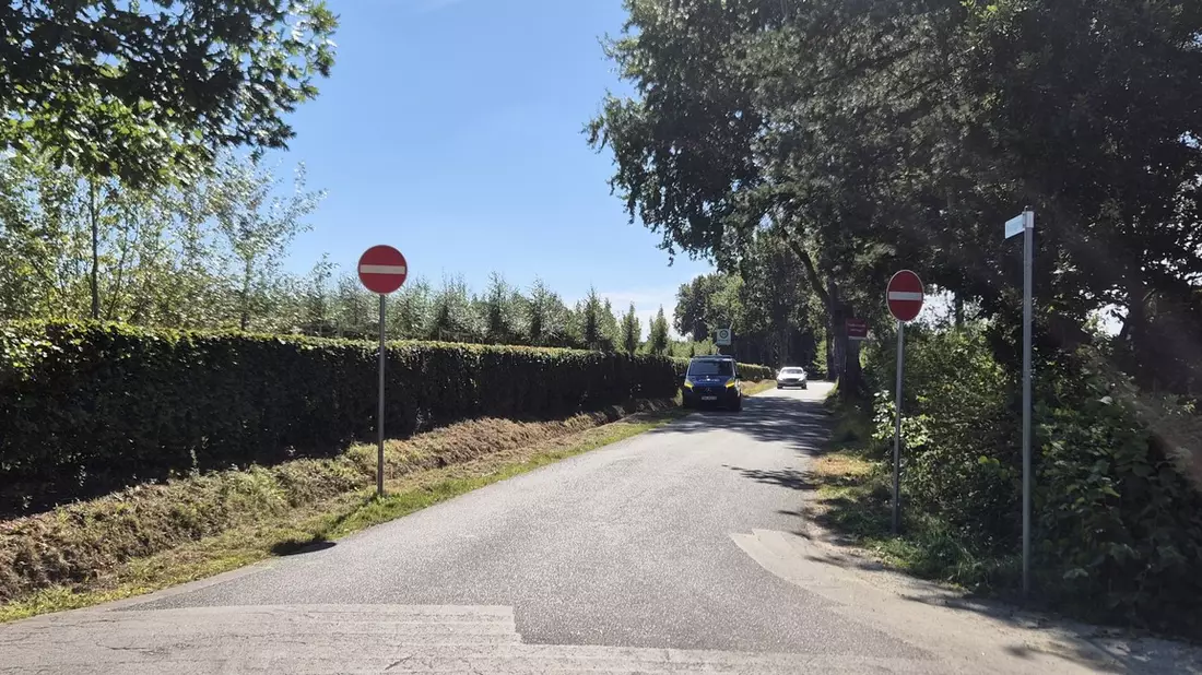 POL-SE: Rellingen - Polizei kontrolliert Verbot der Einfahrt im Vossmoorweg - Bild: presseportal.de