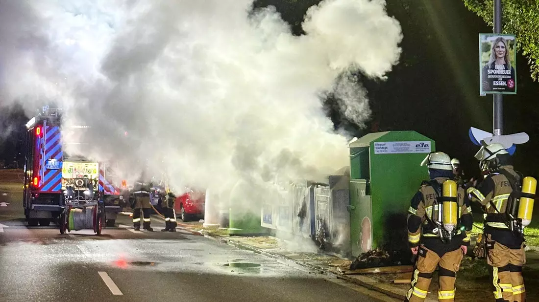 FW-E: Brandserie in Altenessen-Süd - mehrere Containerbrände - Bild: presseportal.de