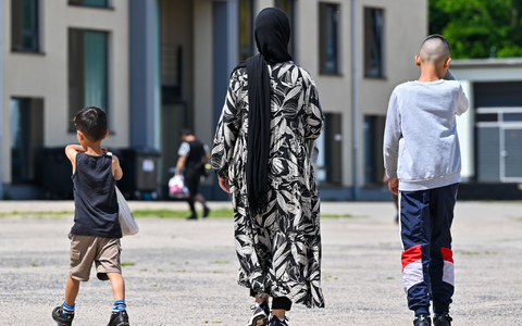 In Deutschland wohnen viele Asylbewerber länger als sie eigentlich müssten in staatlichen Unterkünften, weil sie Schwierigkeiten haben, eine Wohnung zu finden. (Archivbild) - Foto: Patrick Pleul/dpa