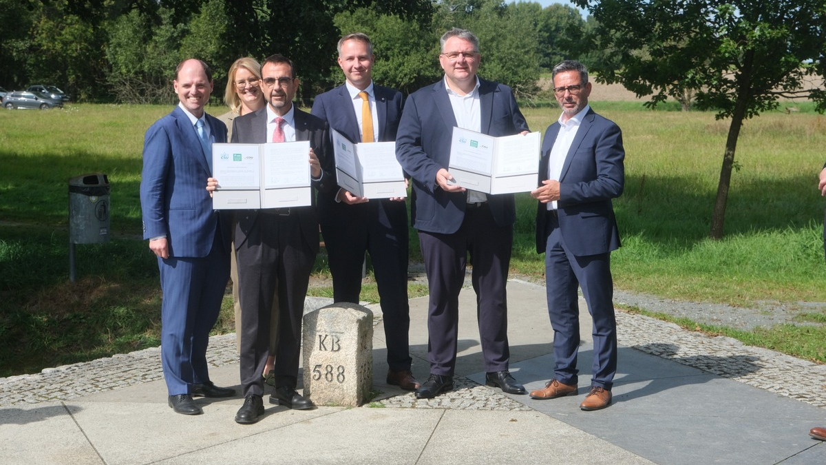 Allianz der Freistaaten: Bayern, Sachsen und Thüringen bündeln Kräfte für Verkehr, Sicherheit und Gesundheit ohne Grenzen - Foto: presseportal.de