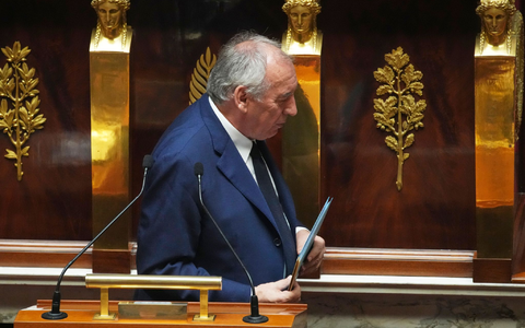 Frankreichs Premier verliert Vertrauensfrage. - Foto: Christophe Ena/AP/dpa