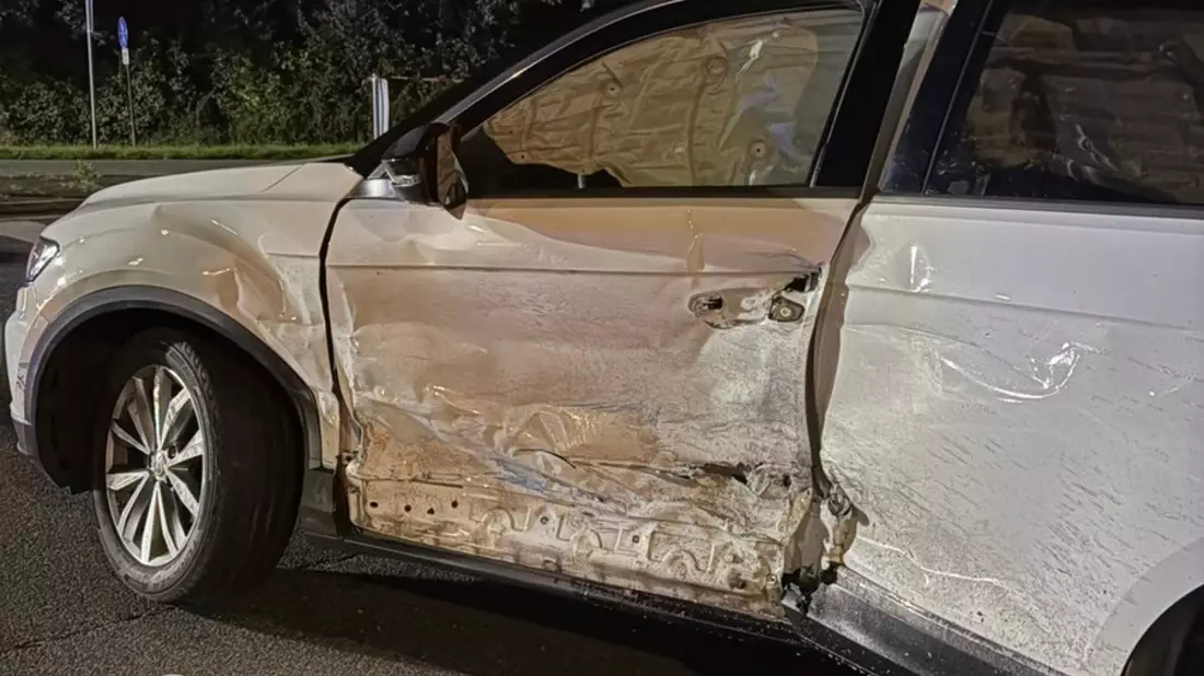 FFW Schiffdorf: Glimpflicher Unfall an Schiffdorfer Kreuzung: Sechs Beteiligte Personen - keiner Verletzt - Bild: presseportal.de
