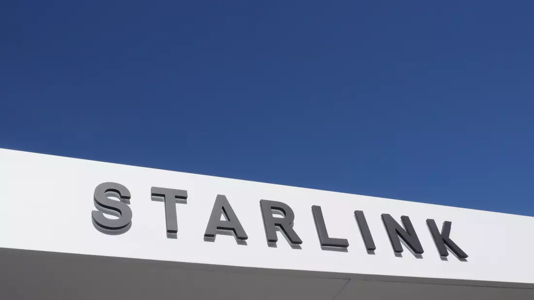Starlink will verstärkt schnelles Internet aus dem All direkt auf Smartphones bringen. (Archivbild) - Bild: Wolf von Dewitz/dpa