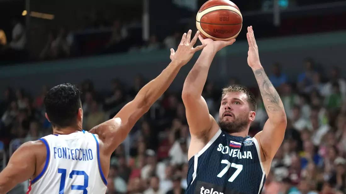 Luka Doncic müssen die deutschen Basketballer in Schach halten - Bild: Sergei Grits/AP/dpa