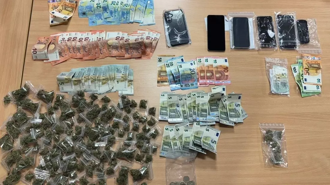 POL-HB: Nr.: 0604--Polizei fasst Dealer in den Wallanlagen-- - Bild: presseportal.de