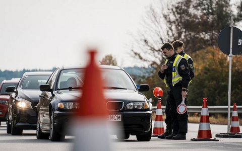 Bundespolizeidirektion München: Nach Berlin zweiter Einreiseversuch in Füssen gestoppt / Bundespolizei weist Albaner in sein Heimatland zurück - Foto: presseportal.de