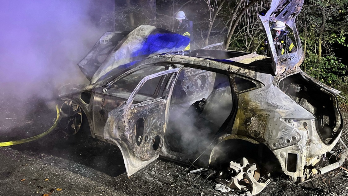 POL-HX: Auto bei Firmeneinbruch gestohlen und dann angezündet - Foto: presseportal.de