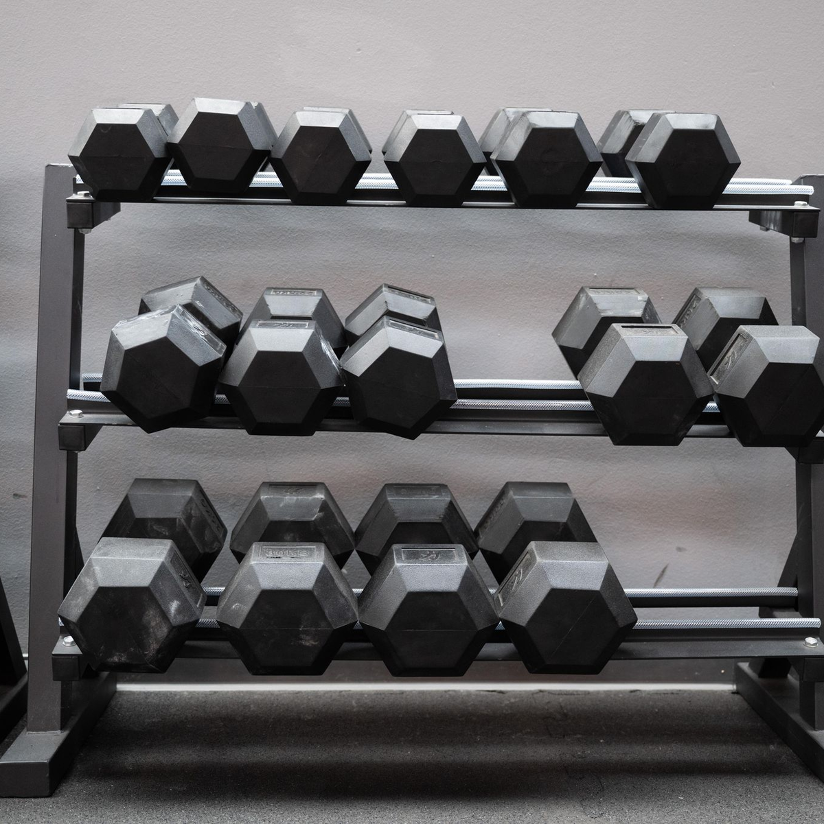 Mit der Plattform von Urban Sports Club können Kunden in diversen Sporteinrichtungen trainieren, ohne überall Mitglied sein zu müssen. (Symbolbild) - Foto: Sebastian Kahnert/dpa