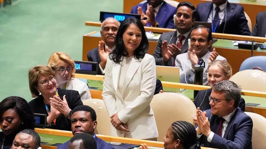 Die Ex-Außenministerin hat am Dienstag offiziell ihren neuen Job angetreten. (Archivbild) - Bild: Richard Drew/AP/dpa