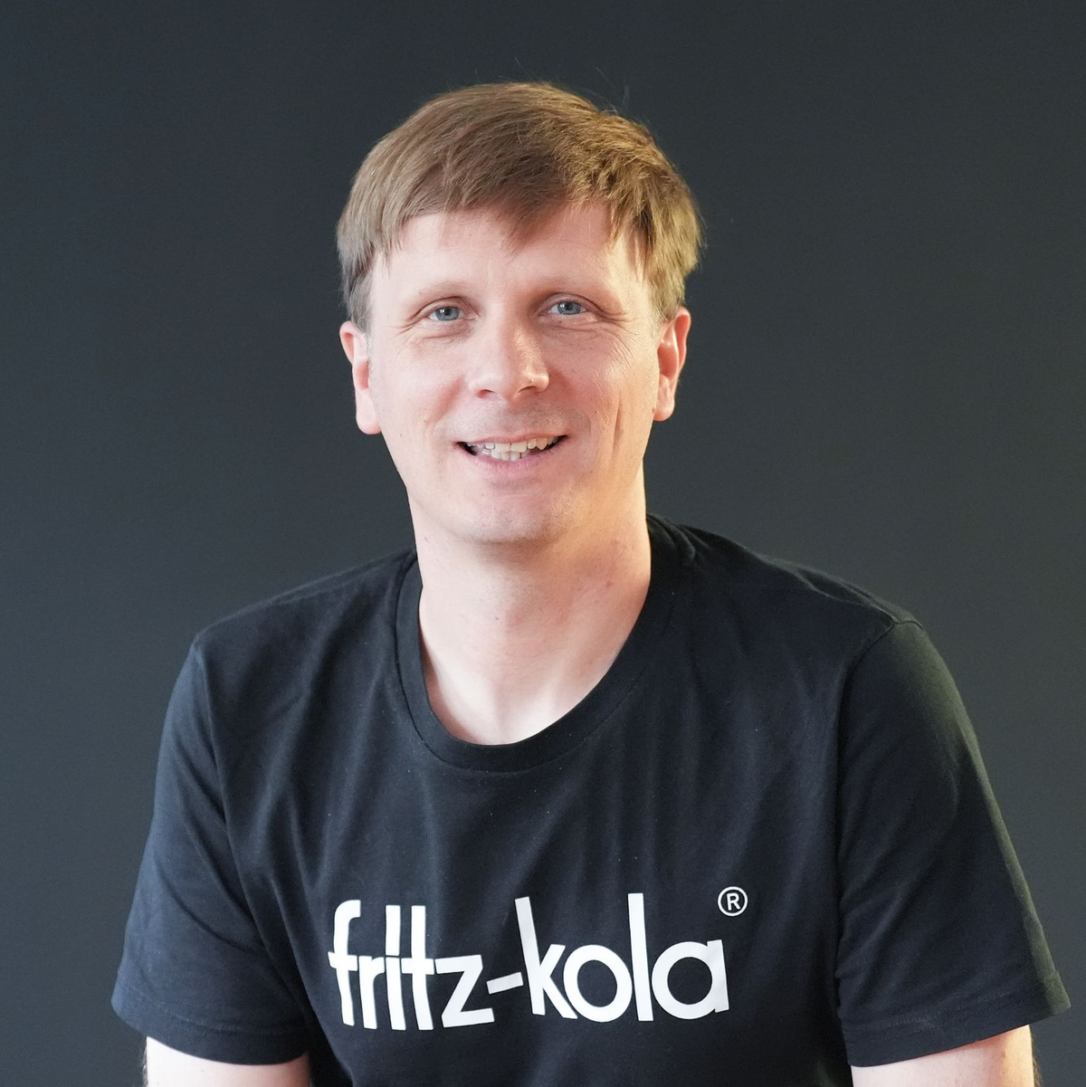 Der Co-Gründer von Fritz-Kola ist ein Verfechter höheren Mehrwegpfands. (Produktion)  - Foto: Marcus Brandt/dpa