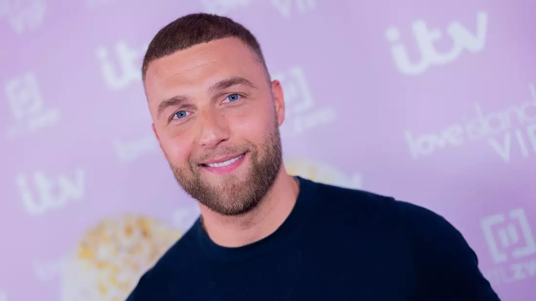 Einer der neuen Kandidaten der Show «Love Island VIP» ist Dschungelkönig Filip Pavlovic. (Archivbild) - Bild: Rolf Vennenbernd/dpa