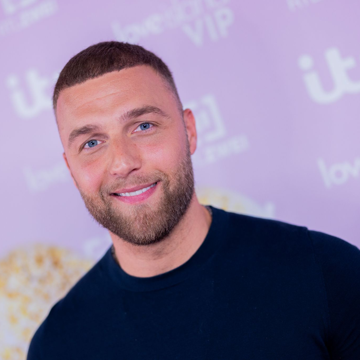 Einer der neuen Kandidaten der Show «Love Island VIP» ist Dschungelkönig Filip Pavlovic. (Archivbild) - Foto: Rolf Vennenbernd/dpa