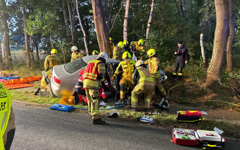 FW-OLL: Handy am Steuer - Übungsszenario mit Frontalcrash und Busunfall stellt Einsatzkräfte auf die Probe - Foto: presseportal.de