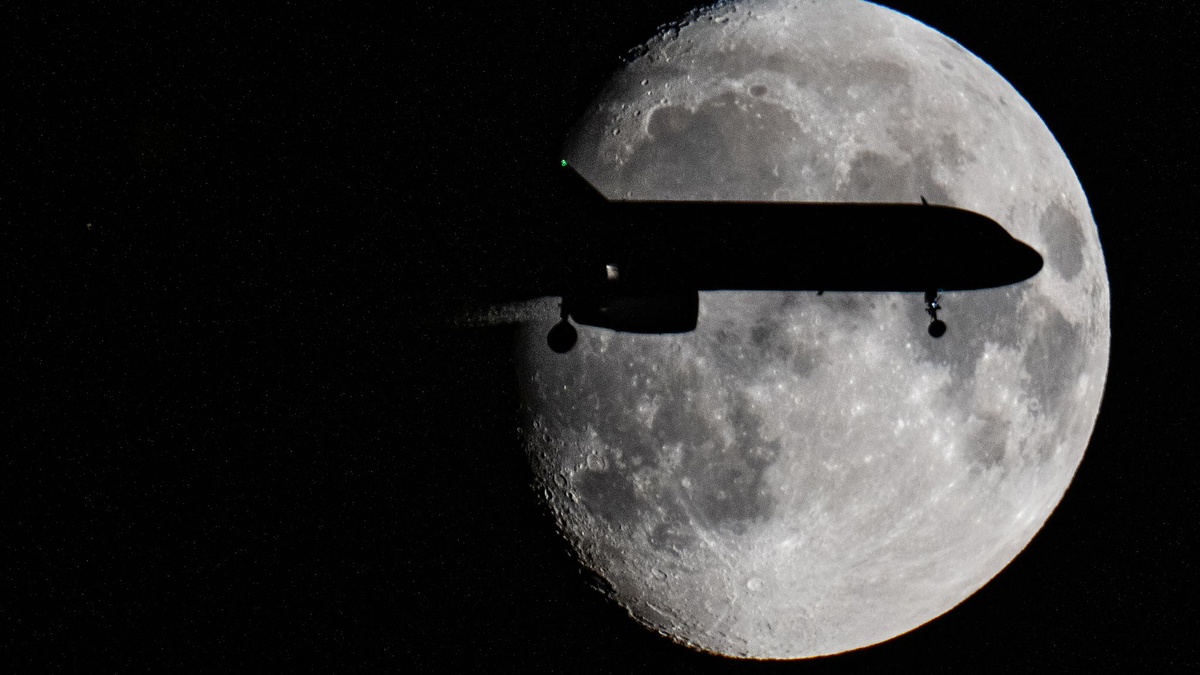 Piloten halten im Cockpit häufiger Kurzschlaf.  - Foto: Boris Roessler/dpa