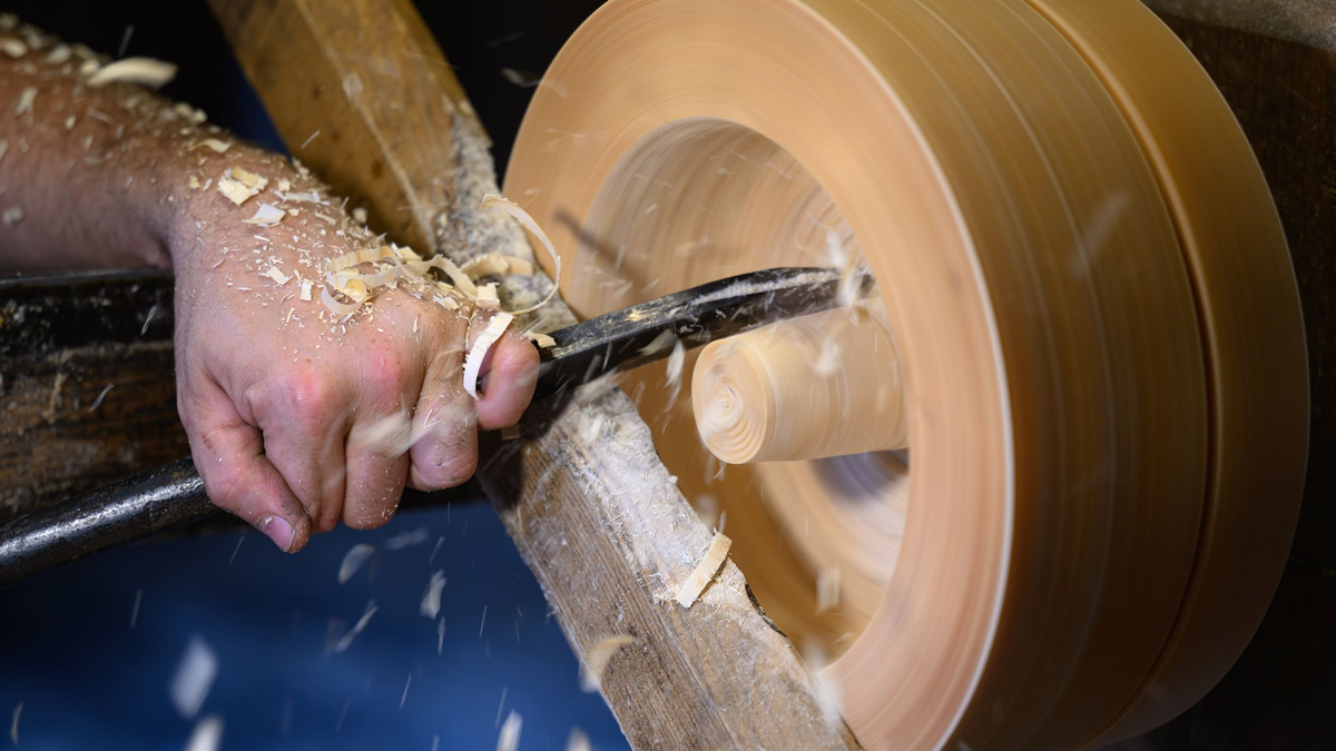 Es dauert immer länger, bis Betriebe im Handwerk offene Stellen besetzen können. - Foto: Hendrik Schmidt/dpa