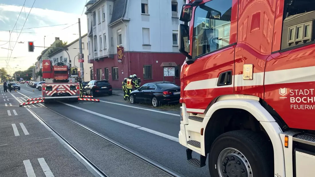 FW-BO: Feuer mit gemeldetem Menschenleben in Gefahr in Bochum Höntrop - Bild: presseportal.de