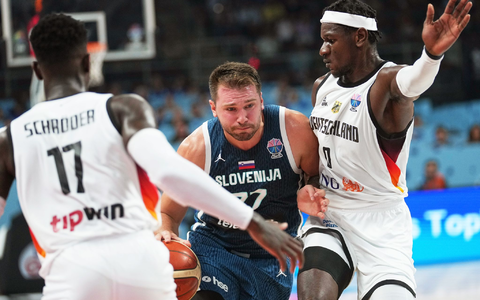 Franz Wagner will mit Deutschlands Basketballern endlich wieder ein wichtiges Spiel gewinnen. - Foto: Sergei Grits/AP/dpa