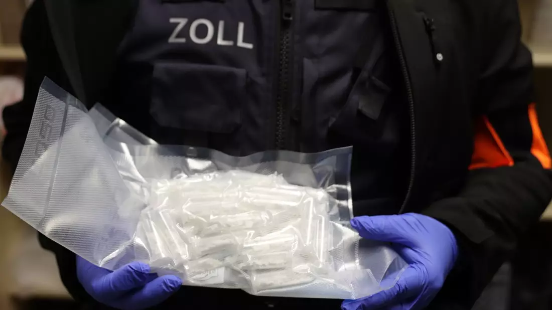 LKA-RP: Mutmaßliche Darknetdealer-Gruppierung zerschlagen - Gemeinsame Pressemitteilung der Generalstaatsanwaltschaft Koblenz, des Zollfahndungsamts Frankfurt am Main und des LKA Rheinland-Pfalz - Bild: presseportal.de