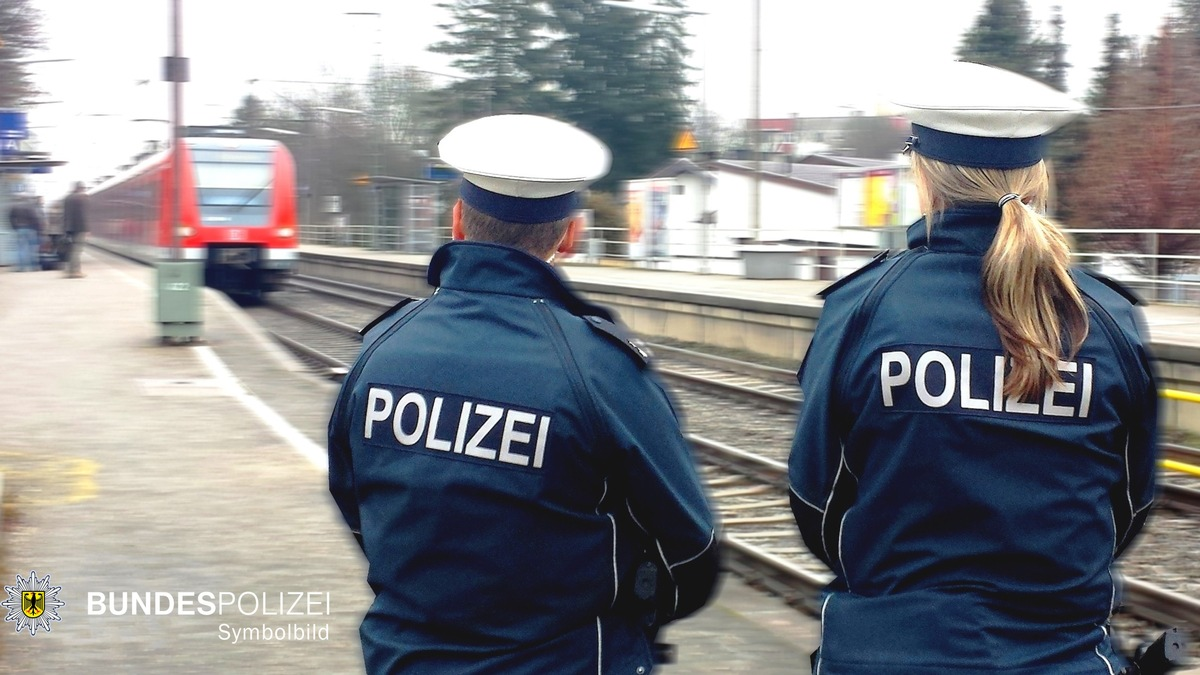 Bundespolizeidirektion München: Seniorin gestoßen, Notbremse betätigt / Bundespolizei ermittelt nach Vorfall in S-Bahn - Foto: presseportal.de