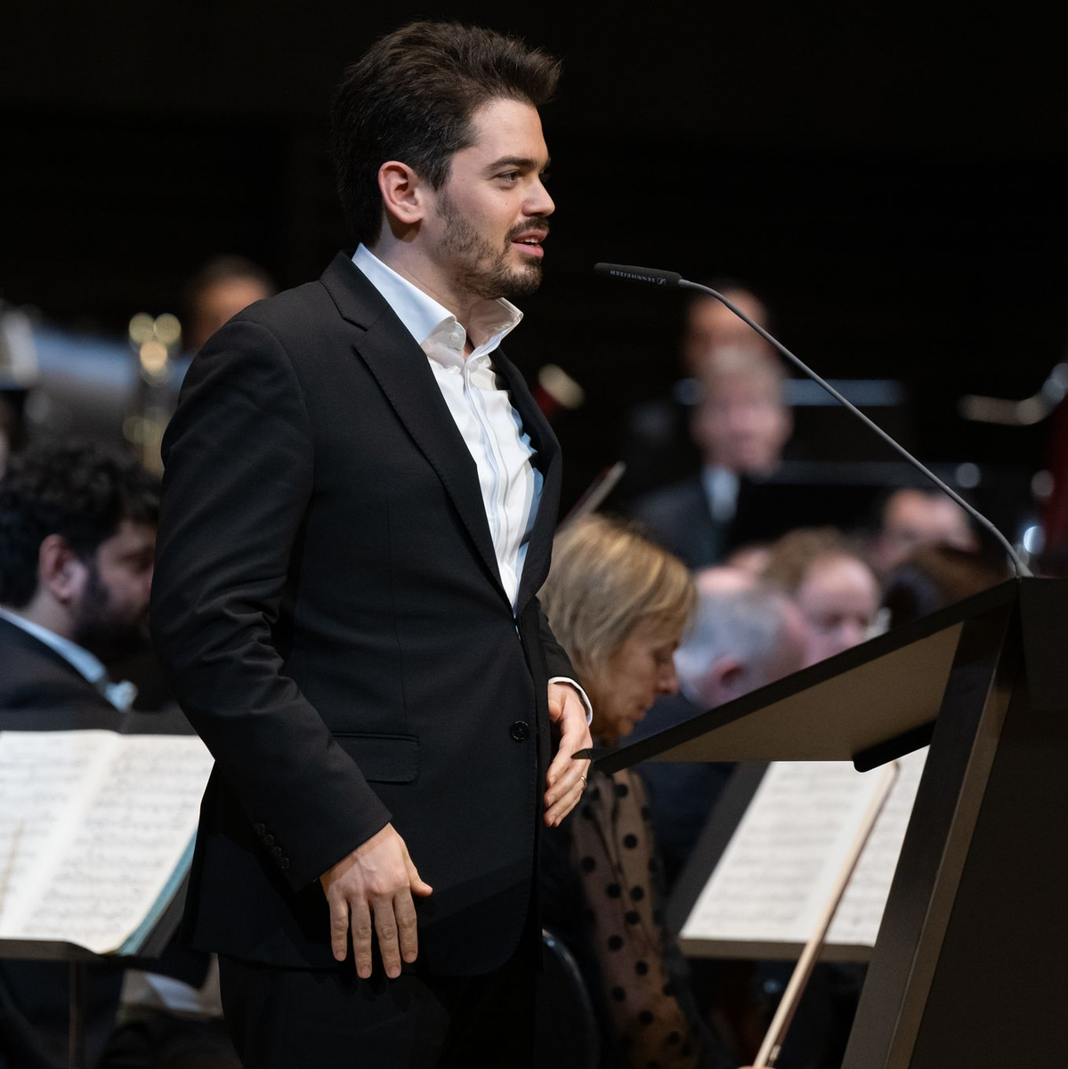 Lahav Shani ist beim Festival nicht willkommen. (Archivbild)  - Foto: Sven Hoppe/dpa