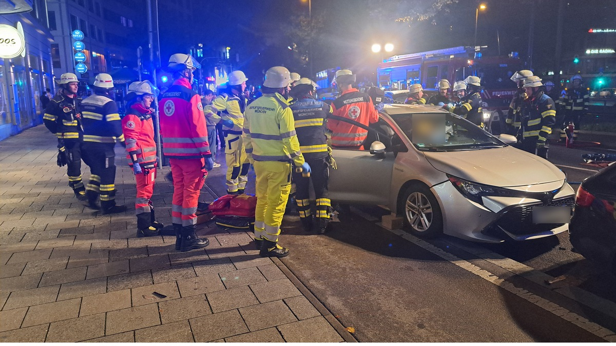 FW-M: Nächtlicher Verkehrsunfall (Altstadt) - Foto: presseportal.de