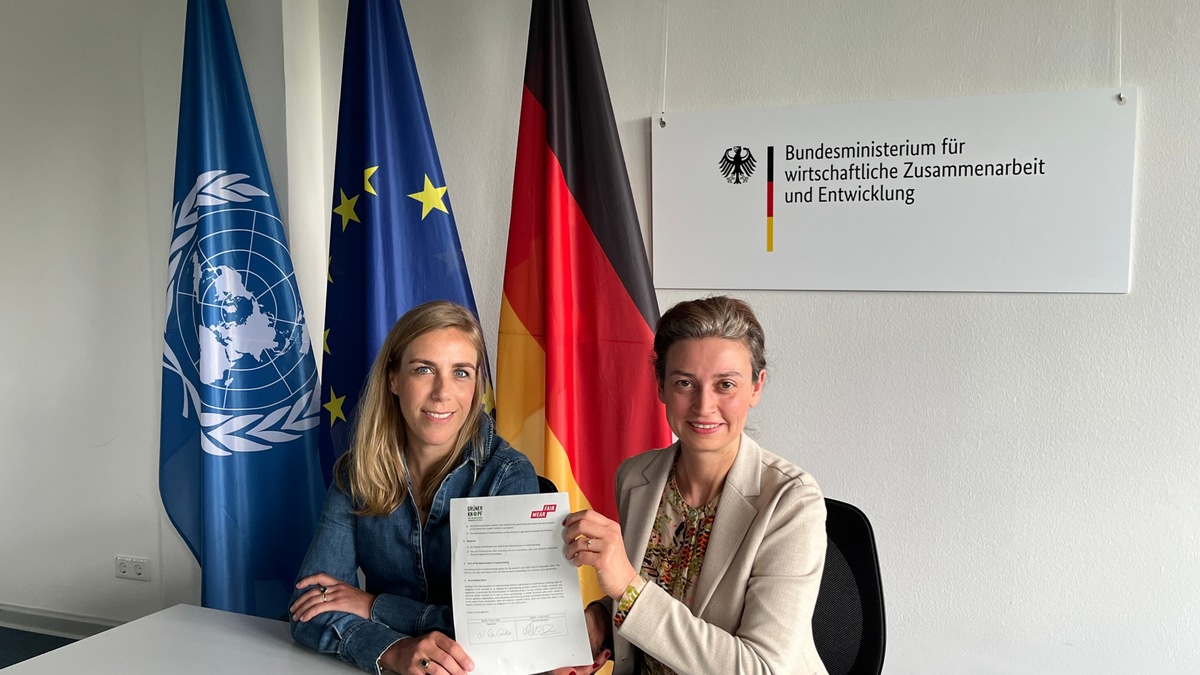 Grüner Knopf und Fair Wear bündeln Kräfte: Strategische Partnerschaft für mehr Wirkung und Skalierbarkeit von unternehmerischen Sorgfaltspflichten in der Textilindustrie - Foto: presseportal.de