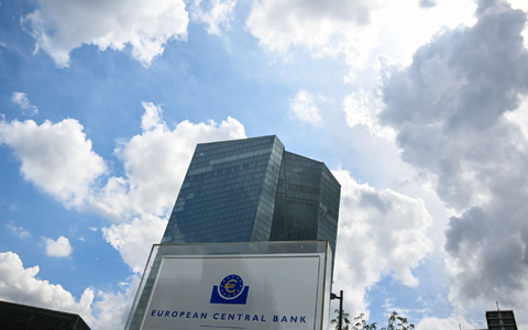 Hauptziel der Notenbank sind stabile Preise im Euroaum. (Archivbild) - Foto: Arne Dedert/dpa