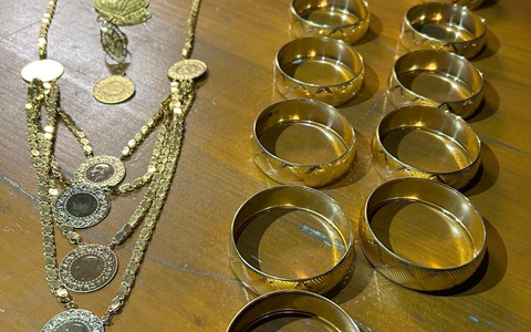 HZA-UL: Türkei-Urlauber schmuggeln massenweise Goldschmuck/Zollkontrollen zum Ferienende - Foto: presseportal.de