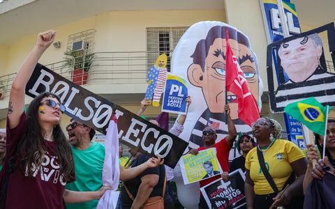 Menschen protestieren gegen Bolsonaro. (Archivbild) - Foto: Allison Sales/dpa