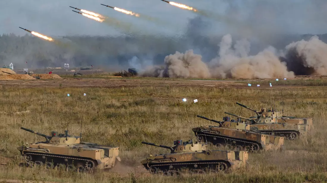 Am Sapad-Manöver 2021 waren 200 000 Soldaten aus Russland und Belarus beteiligt. (Archivbild) - Bild: Vadim Savitskiy/Russian Defense Ministry Press Service/AP/dpa