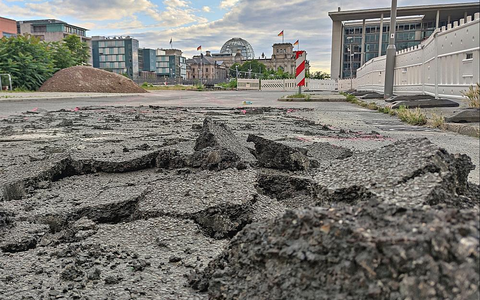 Aufgerissene Straße (Archiv) - Foto: über dts Nachrichtenagentur