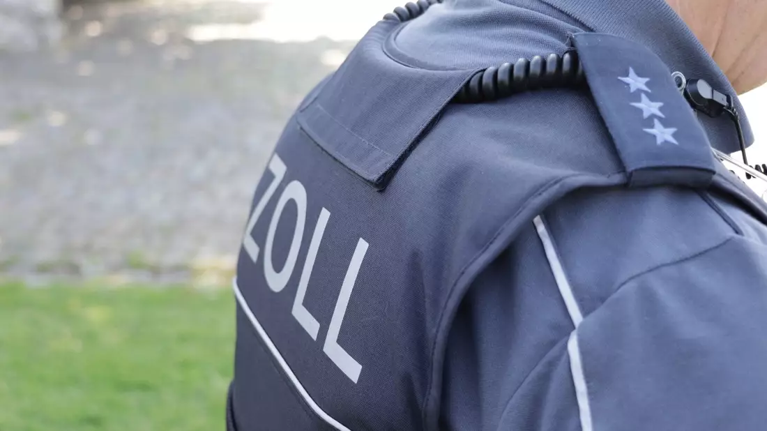 HZA-BI: Gemeinsame Kontrollaktion von Zoll, Polizei, Ordnungsamt, Finanzamt und Lebensmittelüberwachung in Rheda-Wiedenbrück/Gastronomiebetriebe und Kioske im Fokus - Bild: presseportal.de