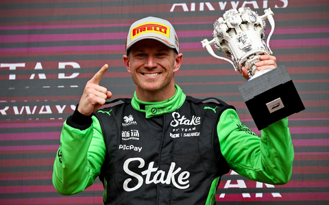 Nico Hülkenberg und Admin By Request auf der it-sa Expo&Congress in Nürnberg / Der Cybersicherheitsanbieter Admin By Request empfängt den deutschen Formel-1-Star auf Europas großer Cybersicherheitsmesse - Foto: presseportal.de