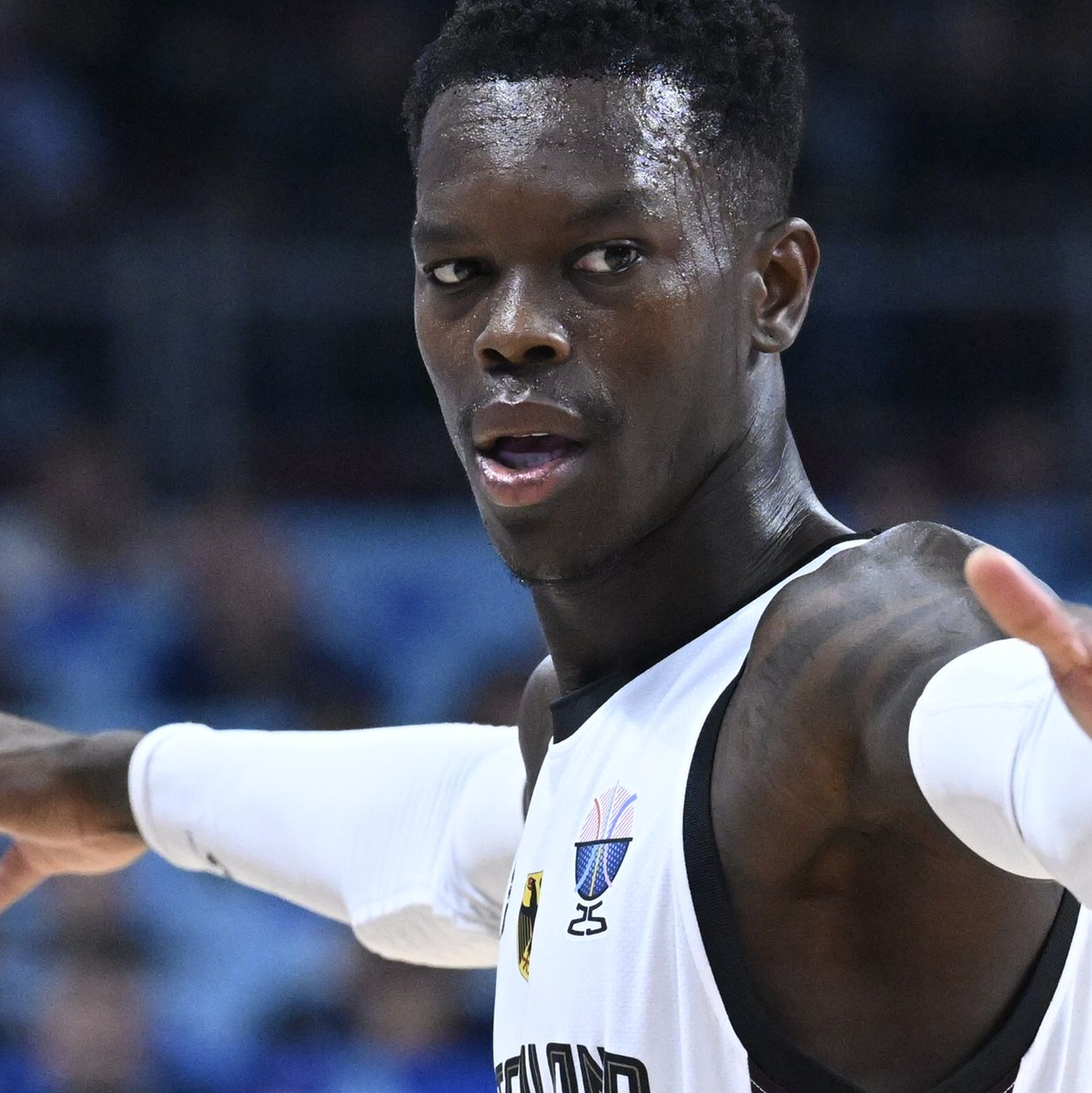 Alles im Griff! Dennis Schröder und die deutschen Basketballer spielen um den EM-Titel. - Foto: Heikki Saukkomaa/Lehtikuva/dpa