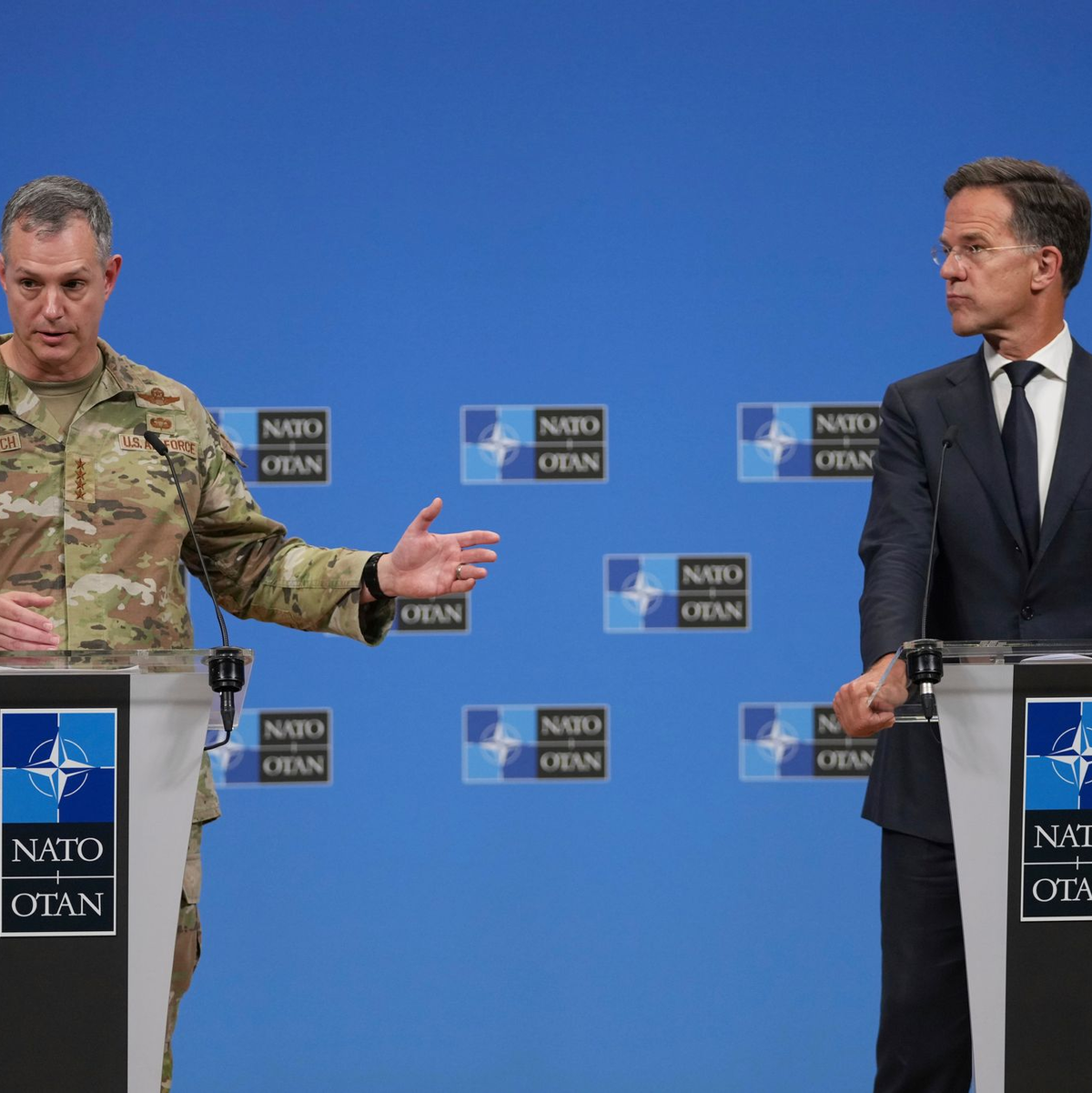 Kündigten eine neue Nato-Operation an: Generalsekretär Mark Rutte (r) und der Oberste Alliierte Befehlshaber Europa, General Alexus Grynkewich. - Foto: Virginia Mayo/AP/dpa