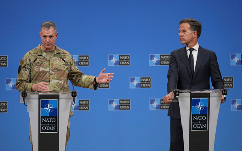 Kündigten eine neue Nato-Operation an: Generalsekretär Mark Rutte (r) und der Oberste Alliierte Befehlshaber Europa, General Alexus Grynkewich. - Foto: Virginia Mayo/AP/dpa