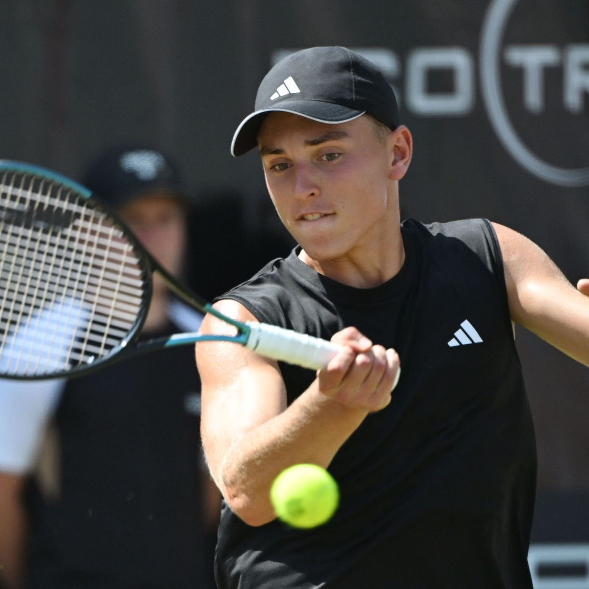 Justin Engel absolvierte als zweitjüngster deutscher Spieler der Geschichte ein Davis-Cup-Spiel. (Archivbild) - Foto: Marijan Murat/dpa
