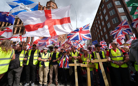 Unter dem Motto «Unite the Kingdom» versammelten sich Zehntausende Menschen in London. - Foto: Lucy North/PA Wire/dpa