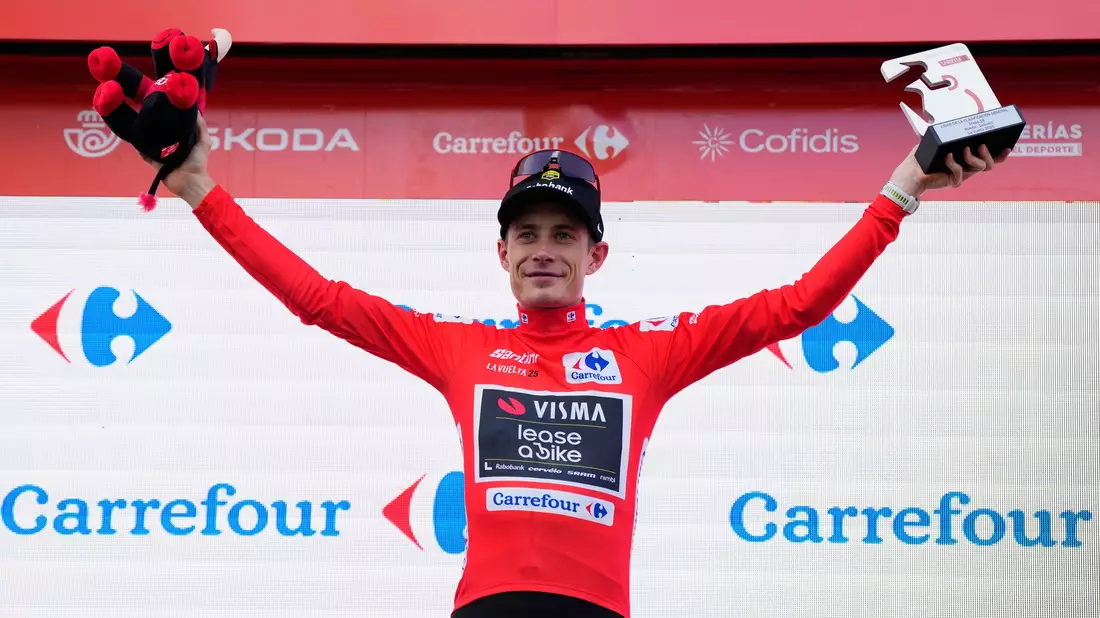 Jonas Vingegaard ist der Triumph kaum noch zu nehmen. - Bild: Manu Fernandez/AP/dpa