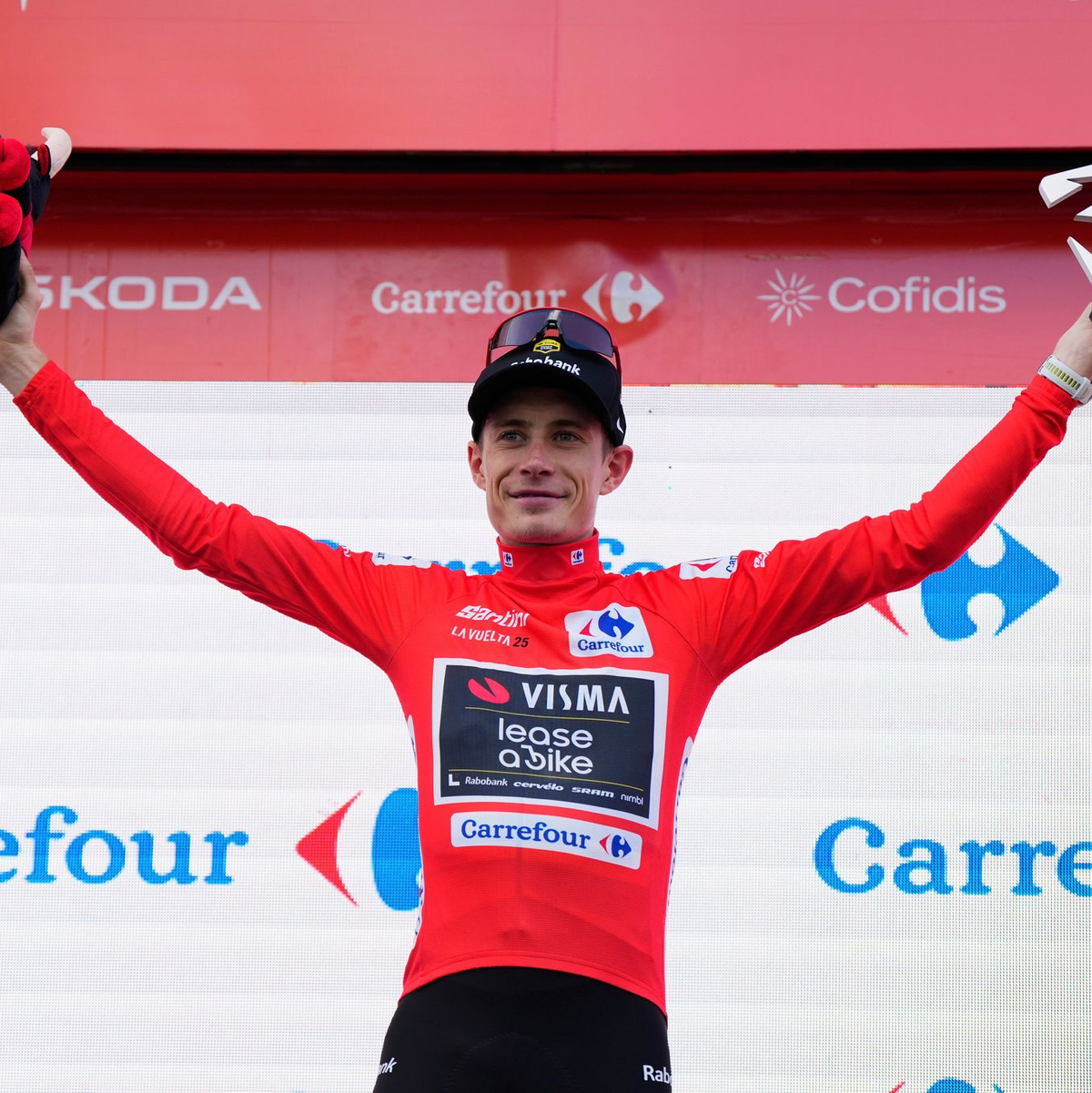 Jonas Vingegaard ist der Triumph kaum noch zu nehmen. - Foto: Manu Fernandez/AP/dpa