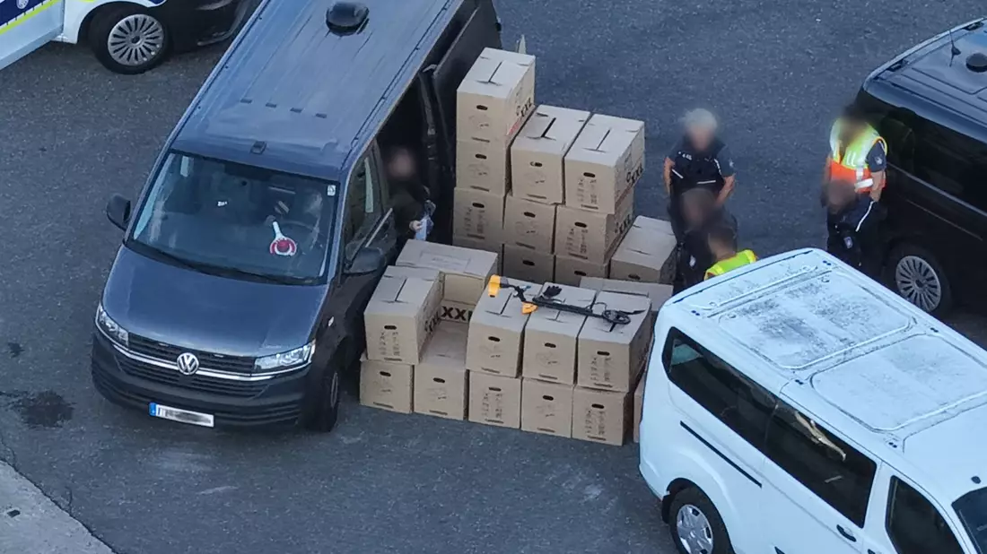 Ermittler haben im Hamburger Hafen mehr als 400 Kilogramm Kokain gefunden.  - Bild: Fabian Höfig/NEWS5/dpa