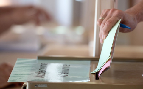 Wahlen in NRW haben immer ein besonderes Gewicht - immerhin können hier selbst auf kommunaler Ebene fast 14 Millionen Bürger abstimmen. (Archivbild) - Foto: Federico Gambarini/dpa