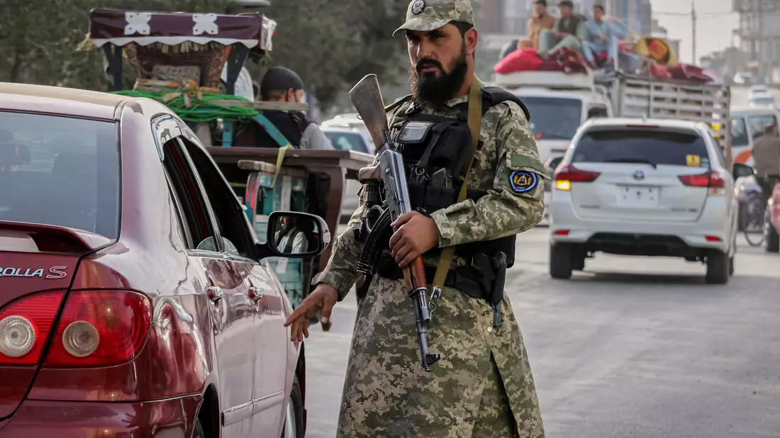 Vor allem für Frauen sind die Lebensbedingungen in Afghanistan seit der erneuten Machtübernahme durch die Taliban im August 2021 schwierig. (Archivfoto) - Bild: Siddiqullah Alizai/AP/dpa