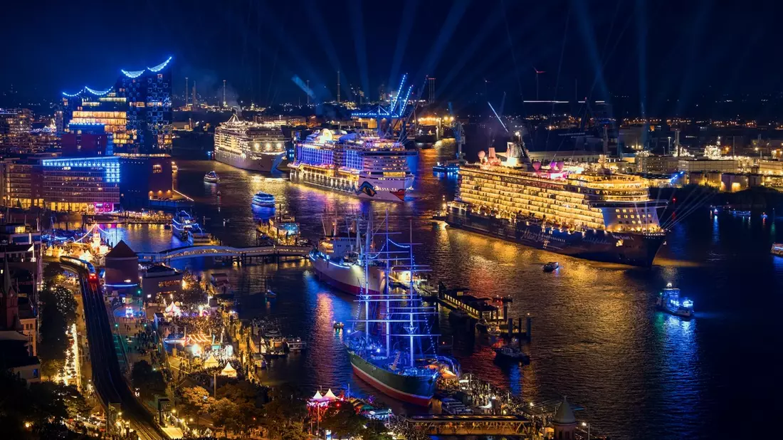 Flanieren, Genießen, Gänsehautmomente erleben: der zweite Tag der Hamburg Cruise Days 2025 - Bild: presseportal.de