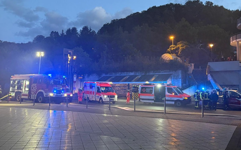 FW Schalksmühle: Großübung von Feuerwehr und DRK im Ortszentrum - Foto: presseportal.de