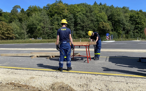 FW Konstanz: Gemeinsame Übung - Tiefbauunfall auf einer Baustelle - Foto: presseportal.de