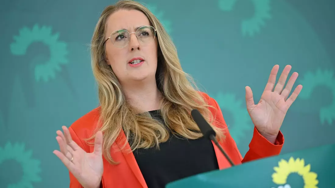 Grünen-Fraktionschefin Katharina Dröge wünscht sich in Sachen Erbschafts- und Schenkungssteuer eine «Aussage der CDU und von Jens Spahn, ob jetzt konkret gehandelt werden sollte». (Archivbild) - Bild: Helena Dolderer/dpa