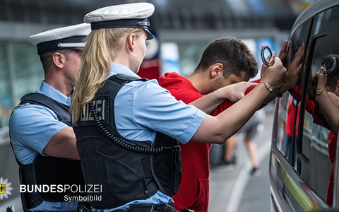 Bundespolizeidirektion München: Zweimal Widerstand am Sonntagmorgen - drei leicht verletzte Bundespolizisten - Foto: presseportal.de