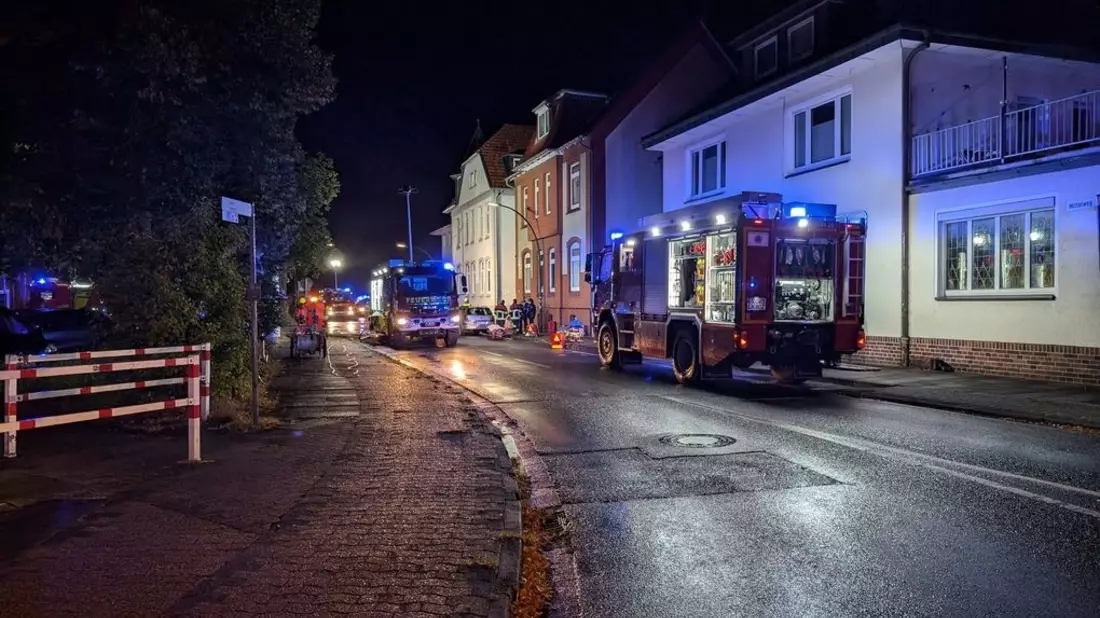 POL-ROW: ++ Rotenburg: Kellerbrand in Mehrparteienhaus im Mittelweg ++ - Bild: presseportal.de